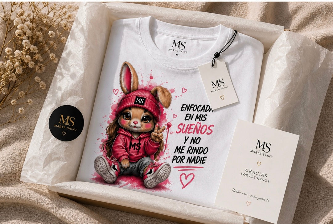 Camiseta "Enfocada en mis sueños"- Diseño motivacional mujer | Marta Sainz